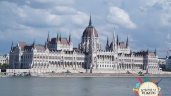 Vista del Parlamento de Budapest desde la Orilla