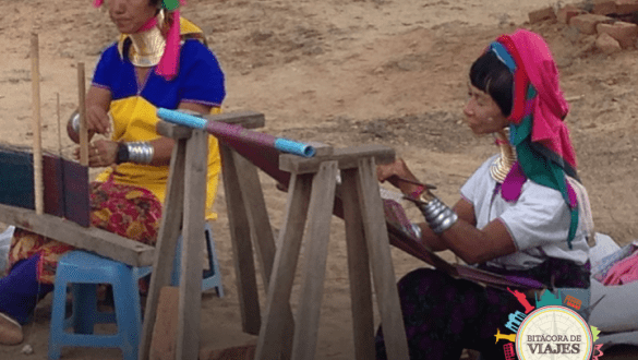 Mujeres Cuello de Jirafa