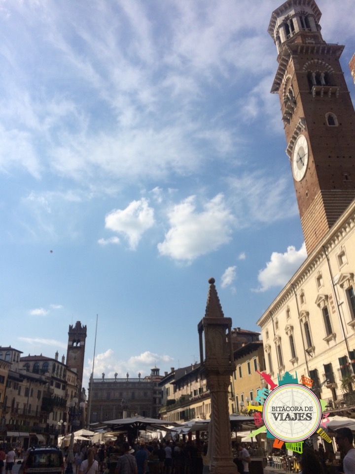 Panorámica Piazza delle Erbe Verona