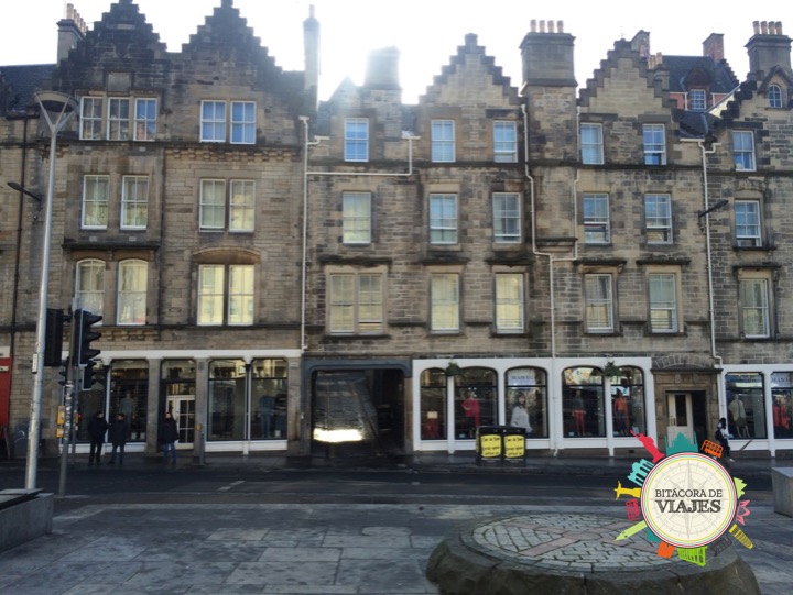 ¿Qué ver en Edimburgo? Plaza Grassmarket, Escocia