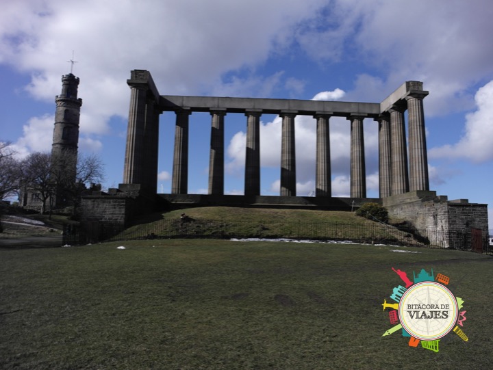 ¿Qué ver en Edimburgo? Monumento Nacional Edmburgo, Escocia.jpg