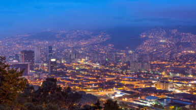 donde dormir en medellin