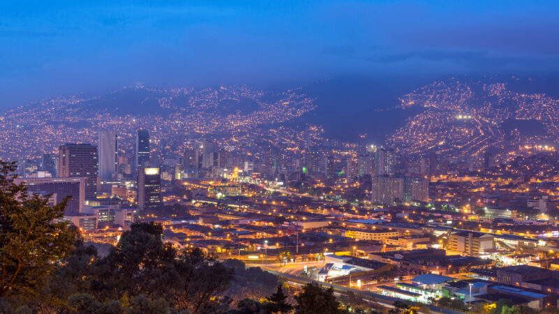 donde dormir en medellin